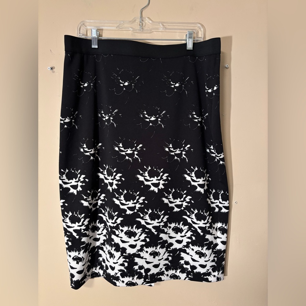 Alfani Black and White Floral Pencil Skirt